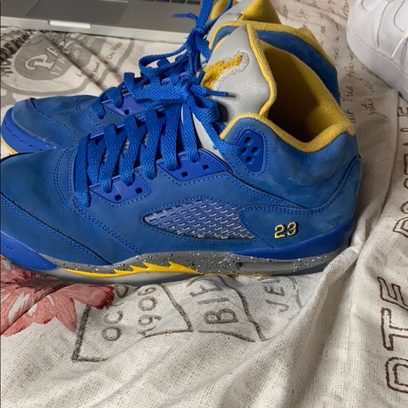 Jordan 5 Retro Laney Varsity Royal - Picture 2 of 3